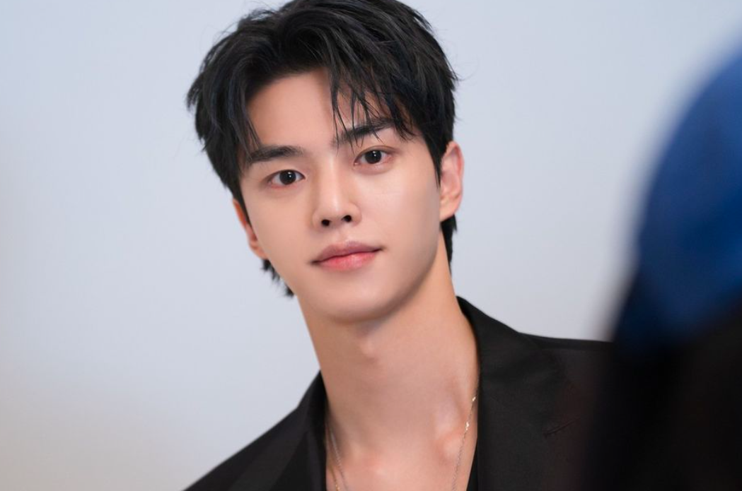 Cha EunWoo confirmou sua aparição no - Discutindo Dorama