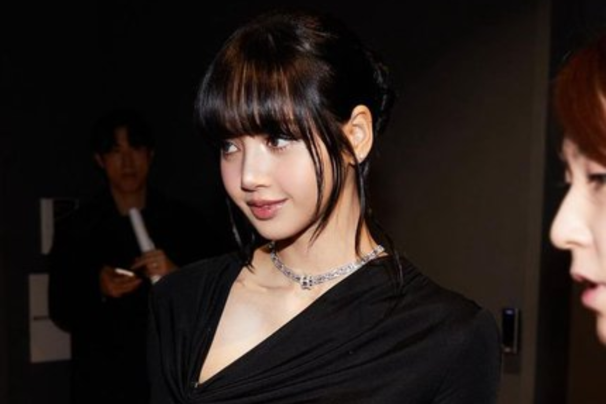 Lisa do BLACKPINK se vangloria com confiança de seu namorado CEO agora,  depois de deixar a YG - Ei Coreia